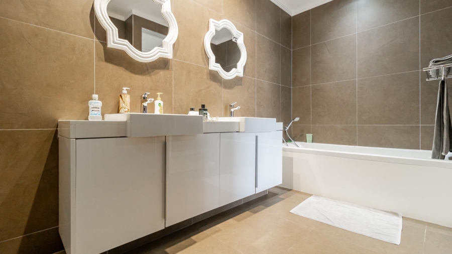 To Let 3 Bedroom Property for Rent in Sandton Central Gauteng