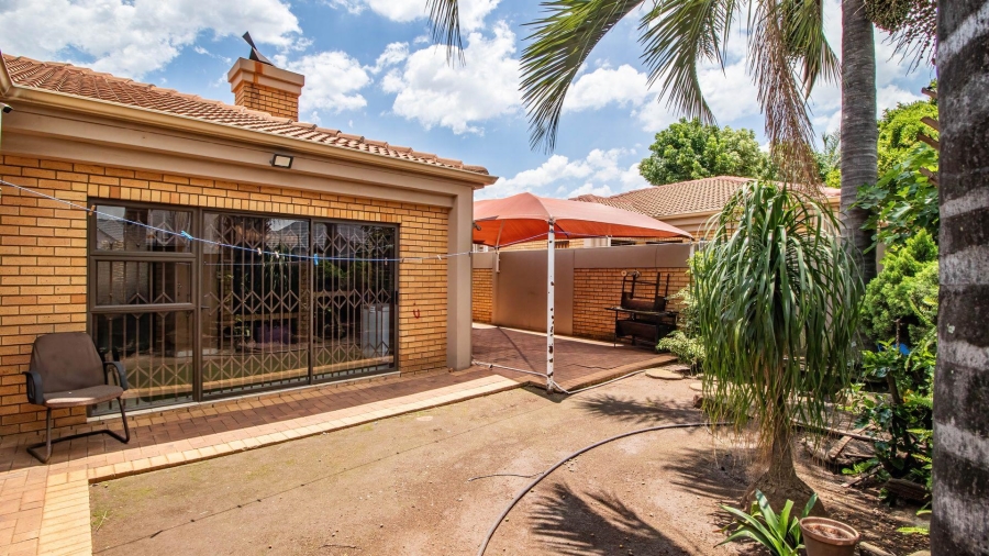 3 Bedroom Property for Sale in Beyerspark Gauteng