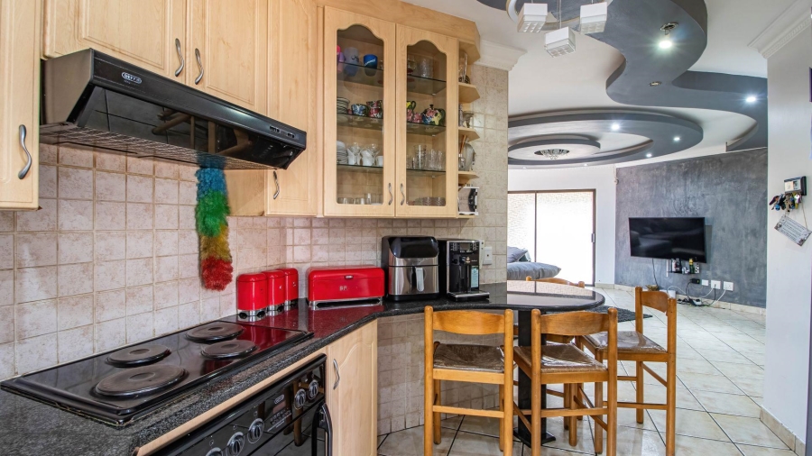 3 Bedroom Property for Sale in Beyerspark Gauteng