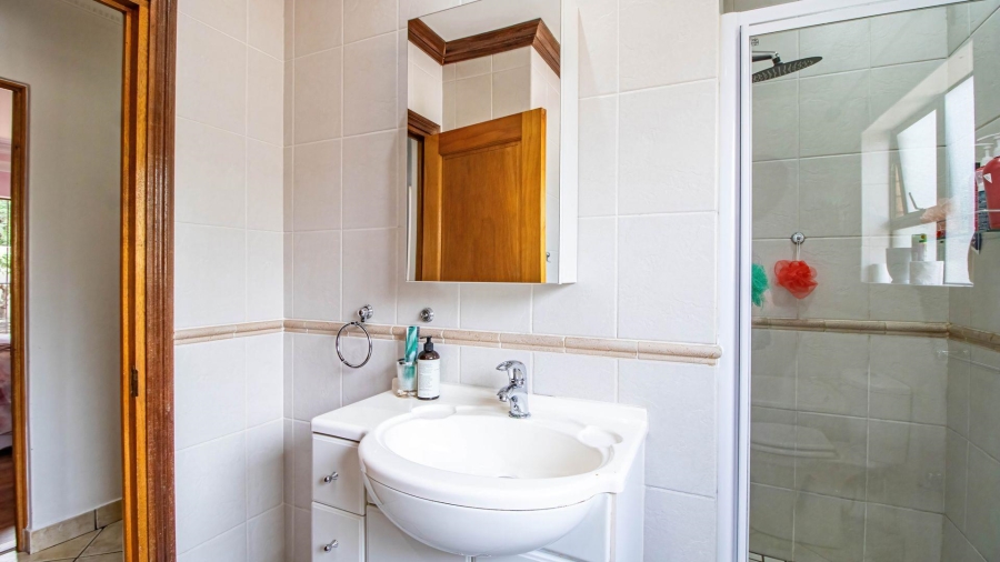 3 Bedroom Property for Sale in Beyerspark Gauteng