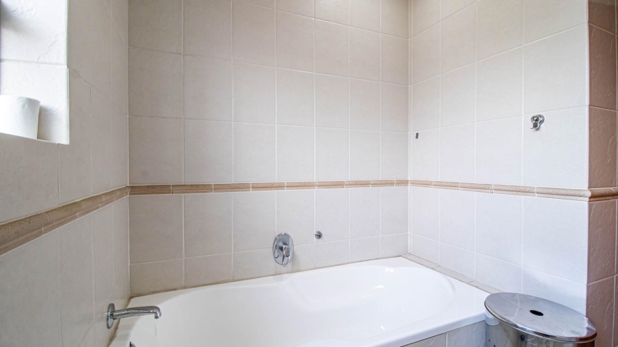 3 Bedroom Property for Sale in Beyerspark Gauteng