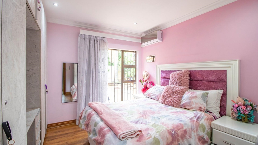 3 Bedroom Property for Sale in Beyerspark Gauteng