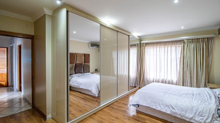 3 Bedroom Property for Sale in Beyerspark Gauteng