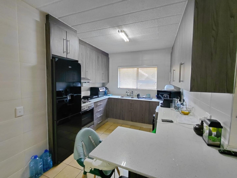 2 Bedroom Property for Sale in Lakefield Gauteng