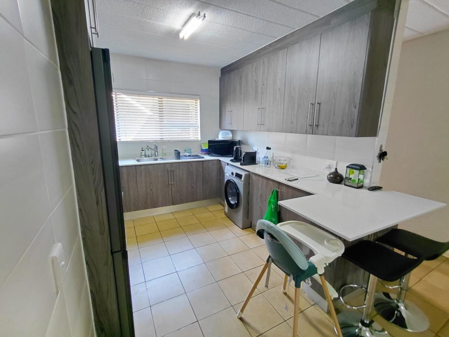 2 Bedroom Property for Sale in Lakefield Gauteng