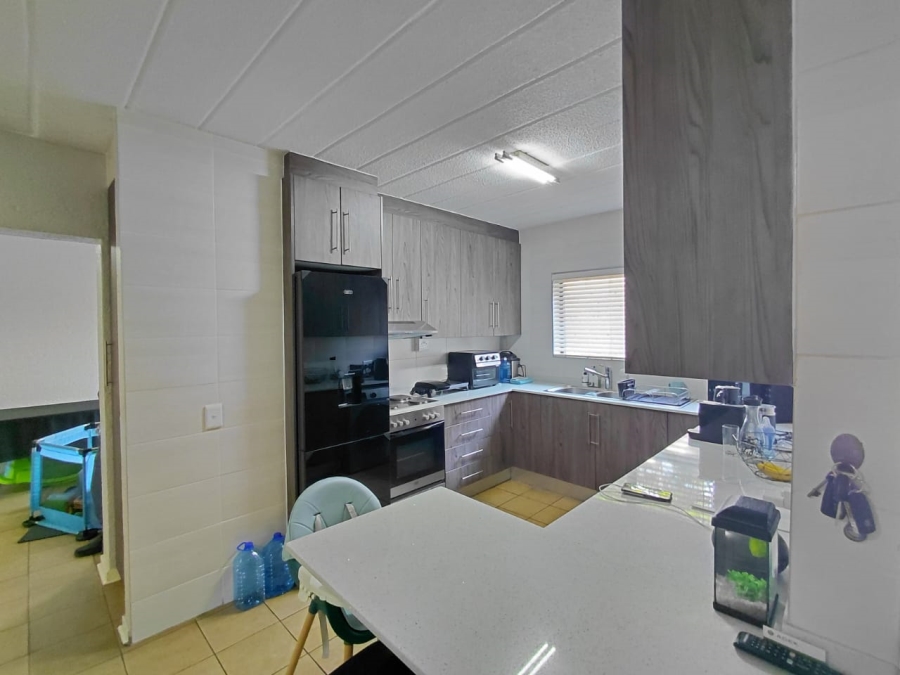 2 Bedroom Property for Sale in Lakefield Gauteng