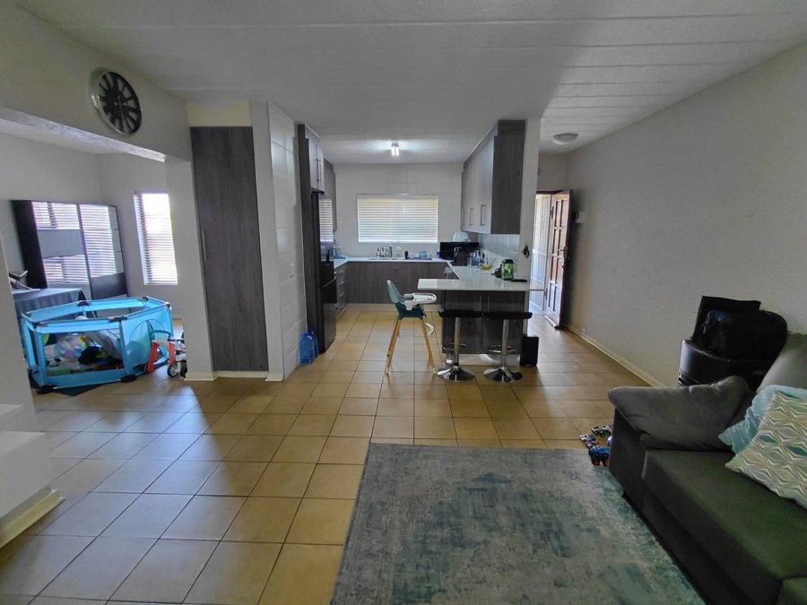 2 Bedroom Property for Sale in Lakefield Gauteng