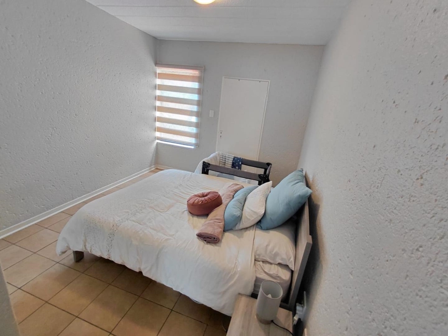 2 Bedroom Property for Sale in Lakefield Gauteng