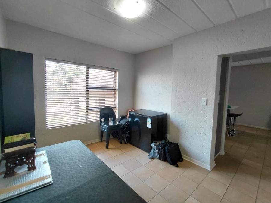 2 Bedroom Property for Sale in Lakefield Gauteng