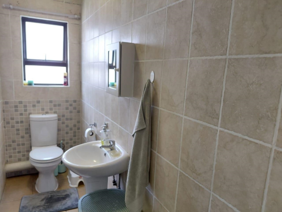 2 Bedroom Property for Sale in Lakefield Gauteng