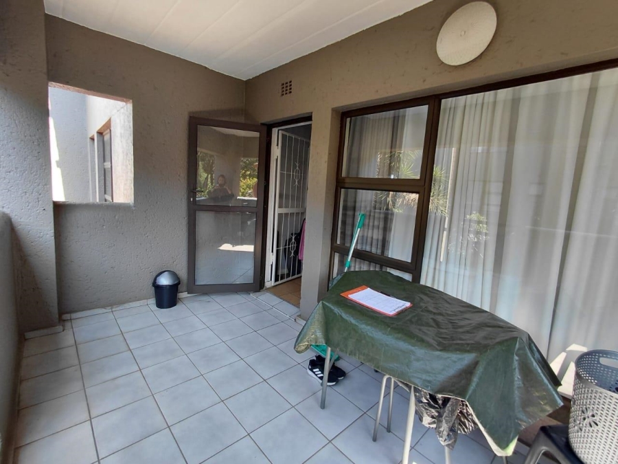 2 Bedroom Property for Sale in Lakefield Gauteng
