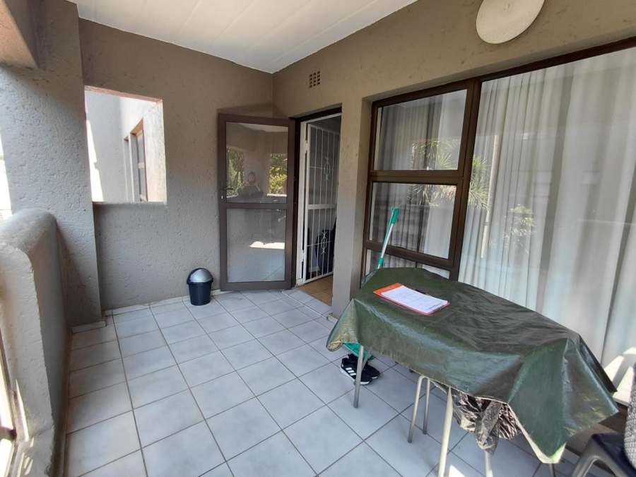 2 Bedroom Property for Sale in Lakefield Gauteng