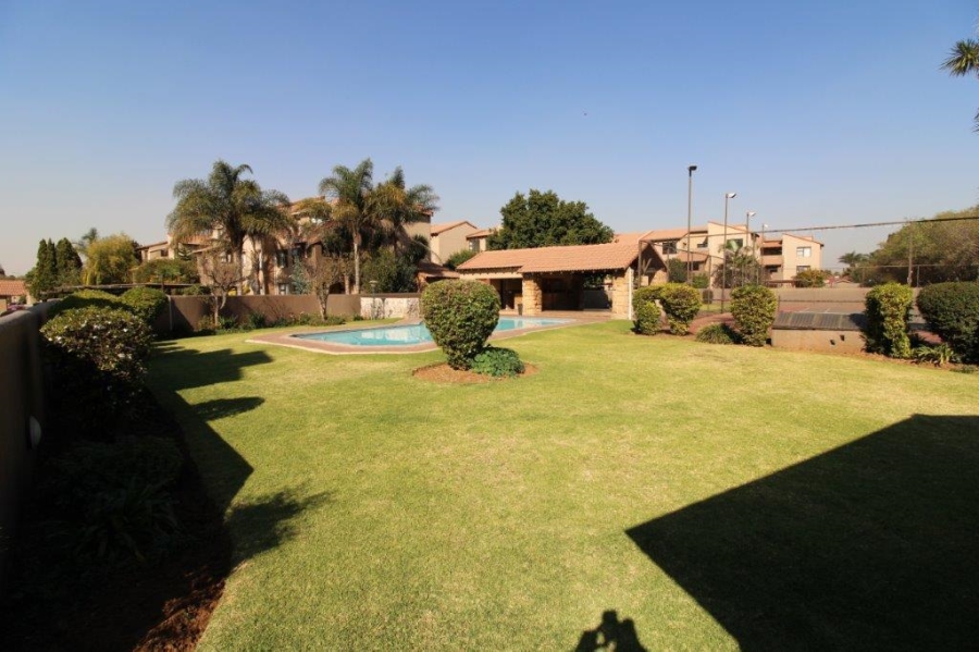 2 Bedroom Property for Sale in Lakefield Gauteng