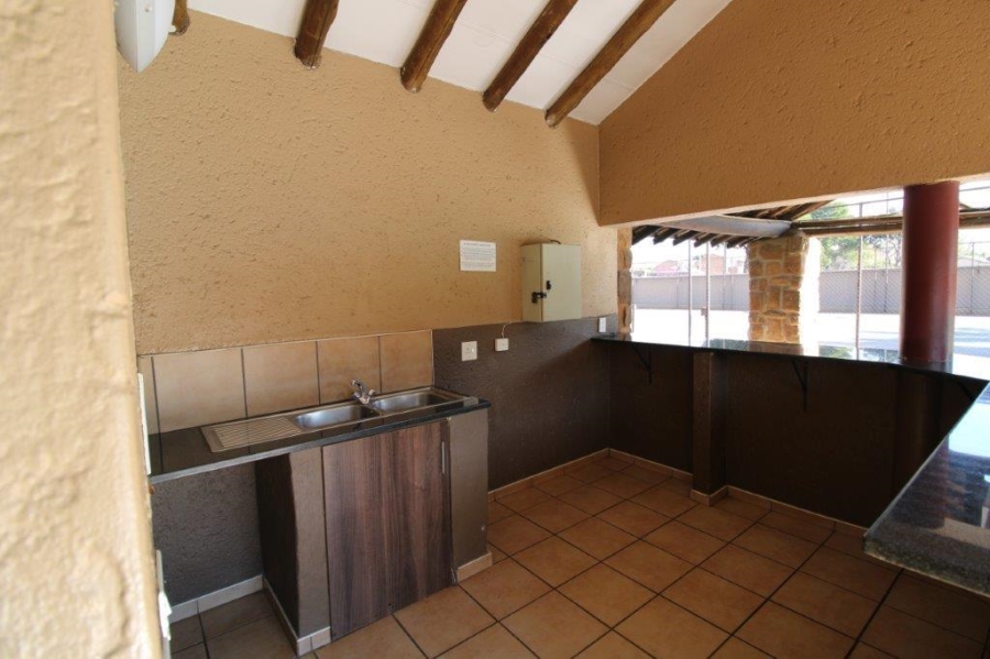 2 Bedroom Property for Sale in Lakefield Gauteng