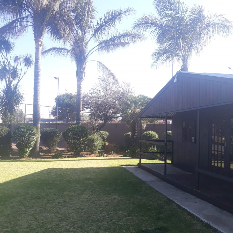 2 Bedroom Property for Sale in Lakefield Gauteng