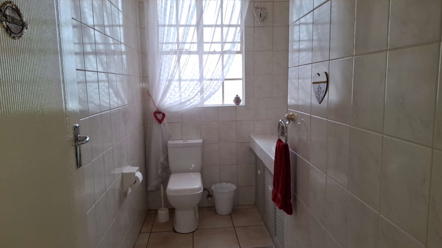 4 Bedroom Property for Sale in Randhart Gauteng