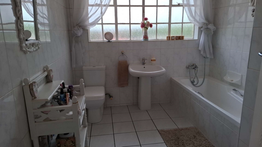 4 Bedroom Property for Sale in Randhart Gauteng