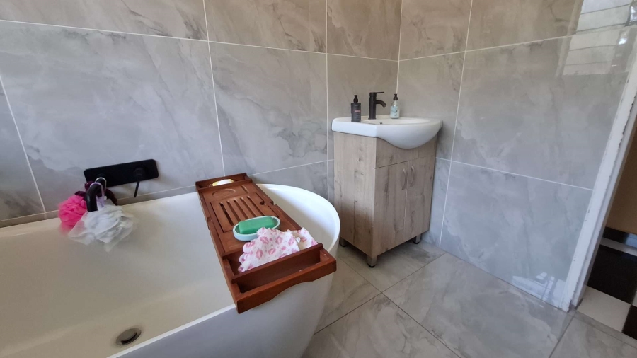 To Let 3 Bedroom Property for Rent in Albertsdal Gauteng