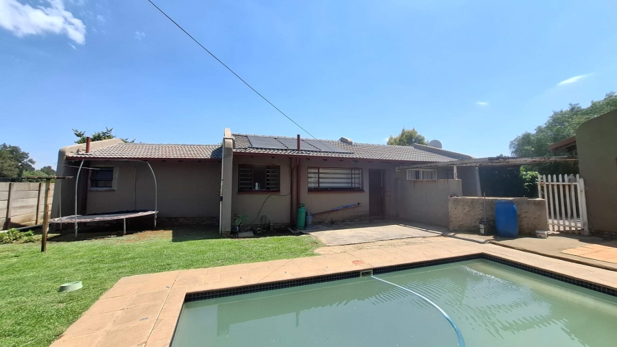 To Let 3 Bedroom Property for Rent in Albertsdal Gauteng