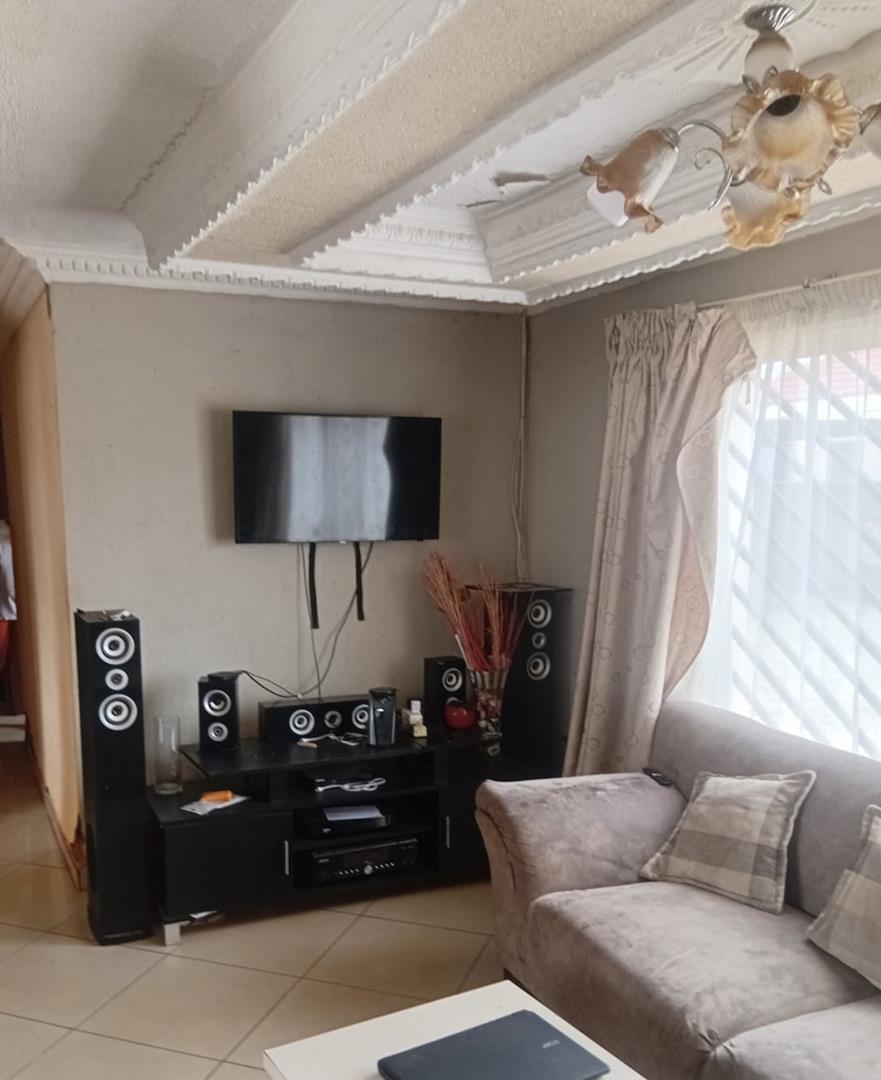 3 Bedroom Property for Sale in Soshanguve VV Gauteng