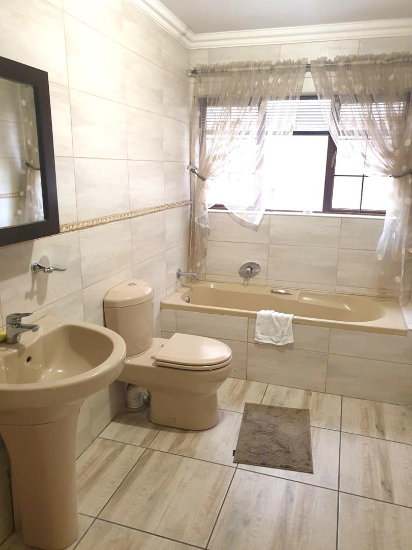 3 Bedroom Property for Sale in Sonneveld Gauteng