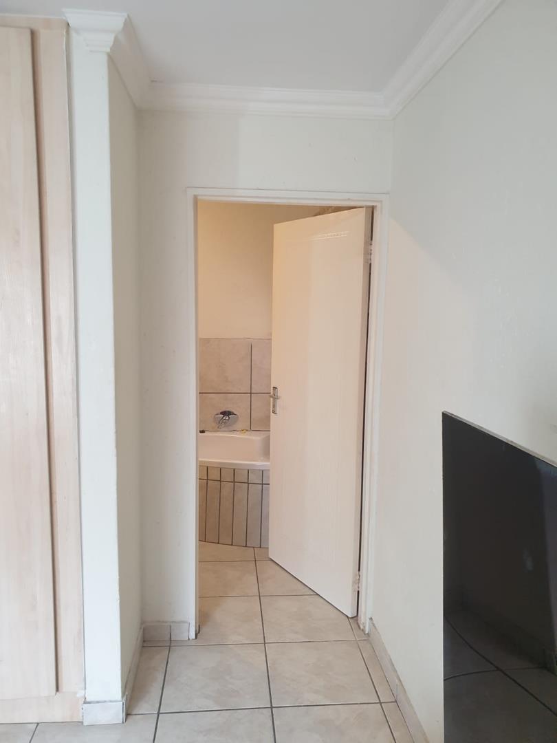 3 Bedroom Property for Sale in Sonneveld Gauteng