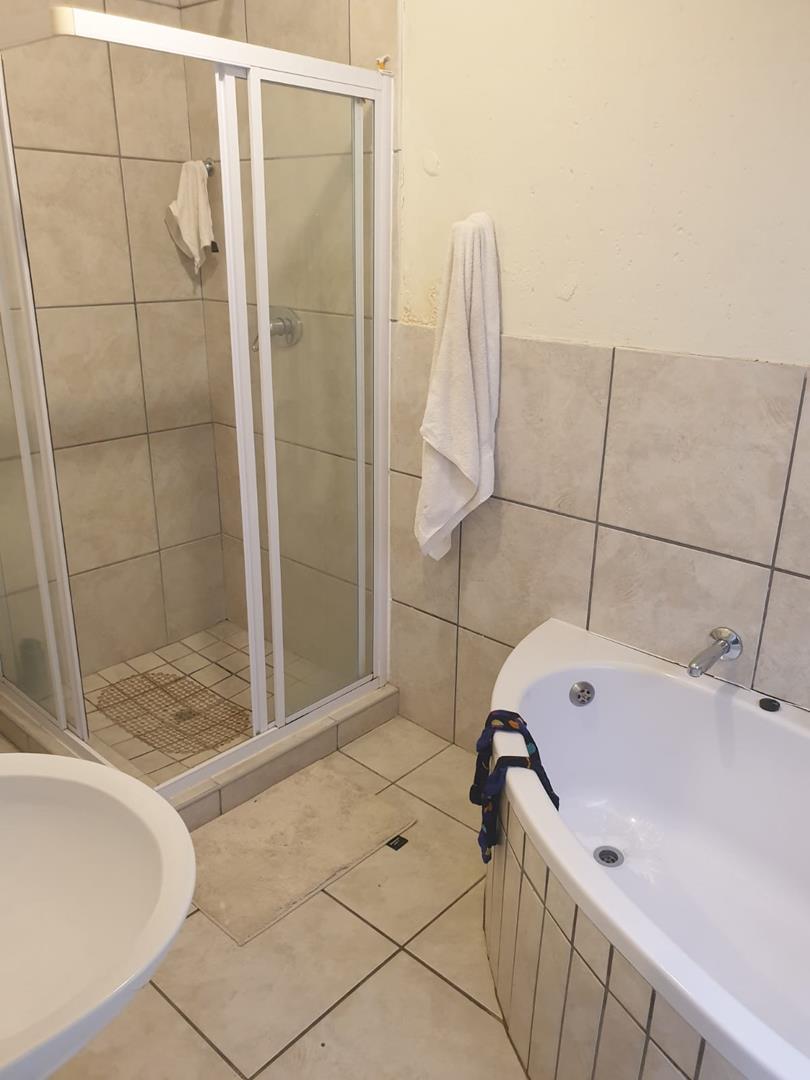 3 Bedroom Property for Sale in Sonneveld Gauteng