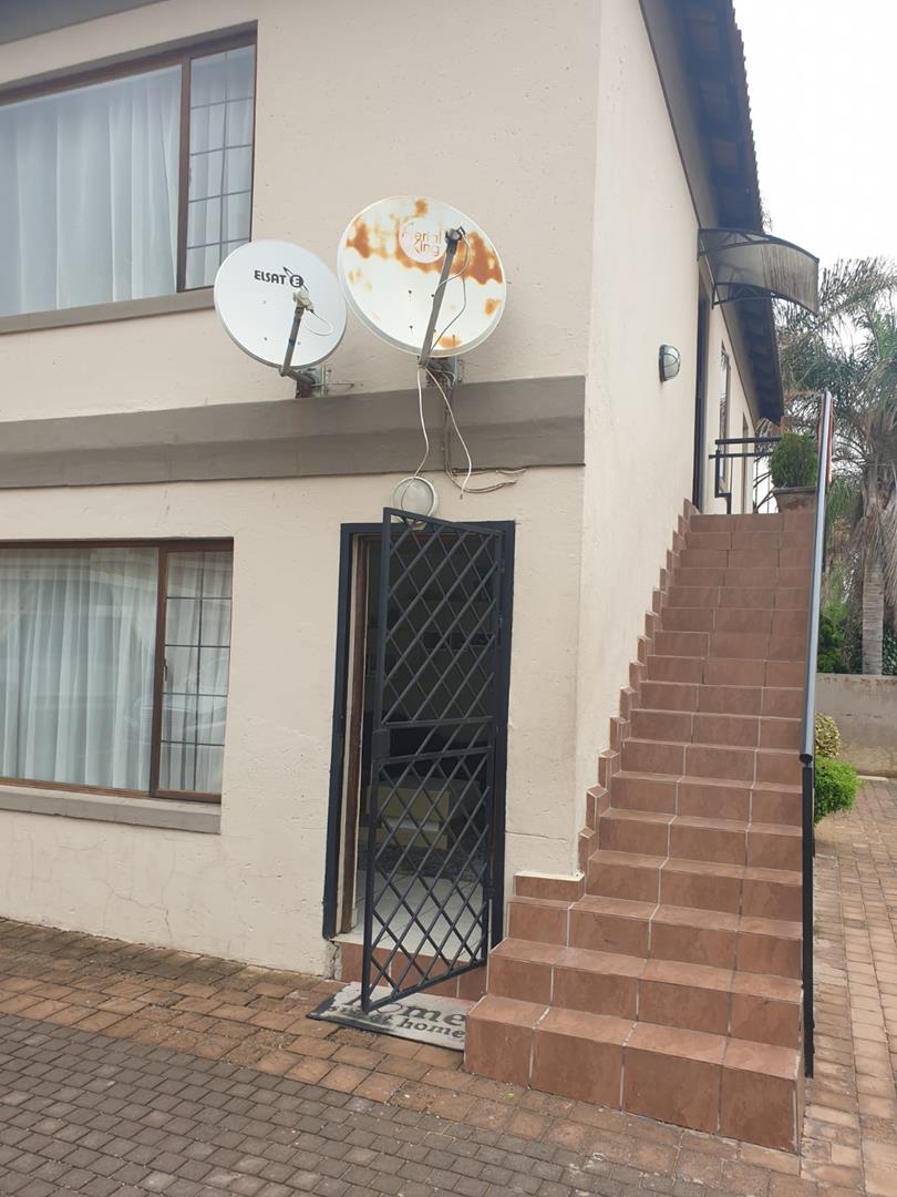 3 Bedroom Property for Sale in Sonneveld Gauteng