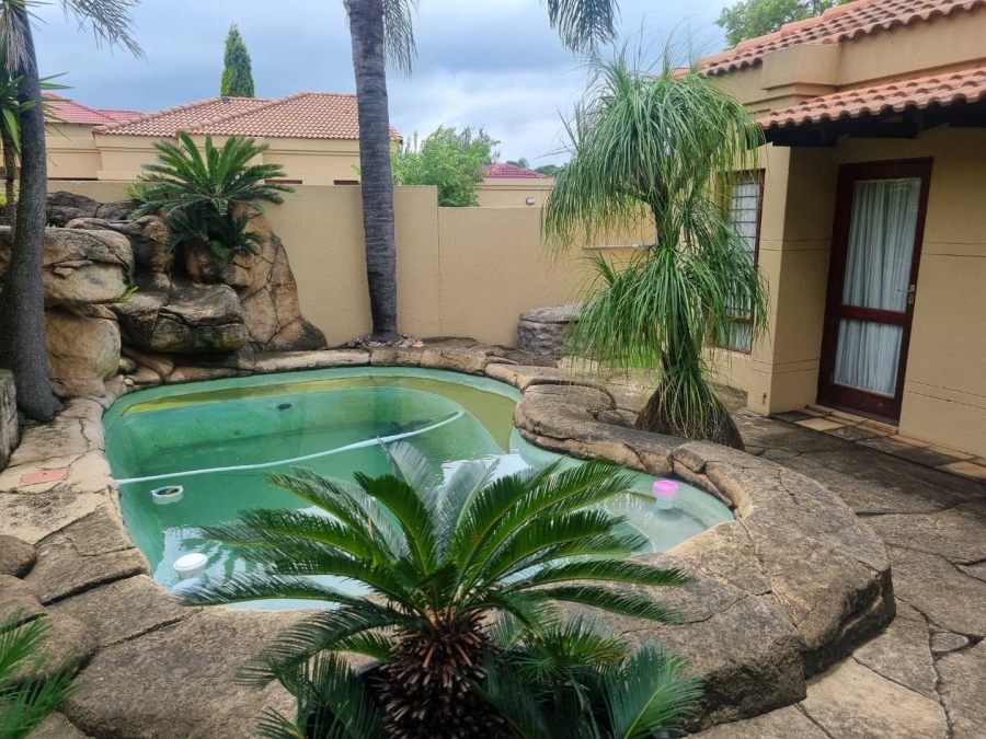 2 Bedroom Property for Sale in Halfway Gardens Gauteng