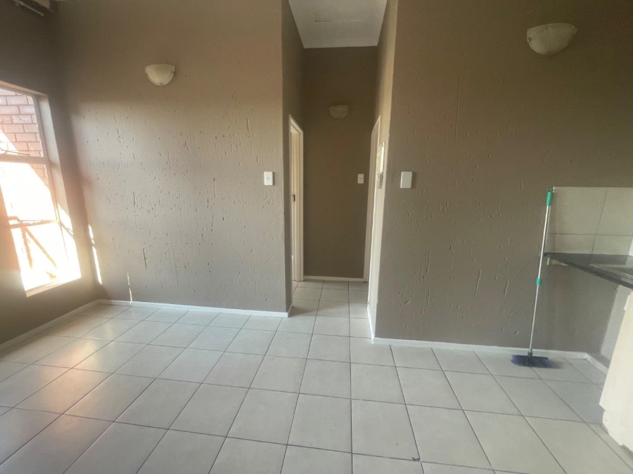 To Let 2 Bedroom Property for Rent in Kempton Park Proper Gauteng