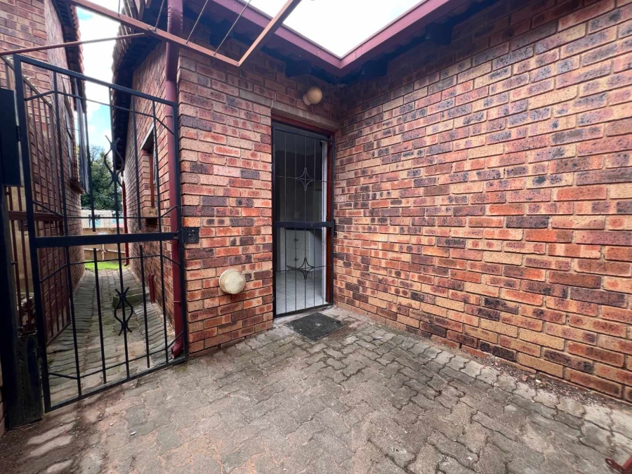 2 Bedroom Property for Sale in Rangeview Gauteng