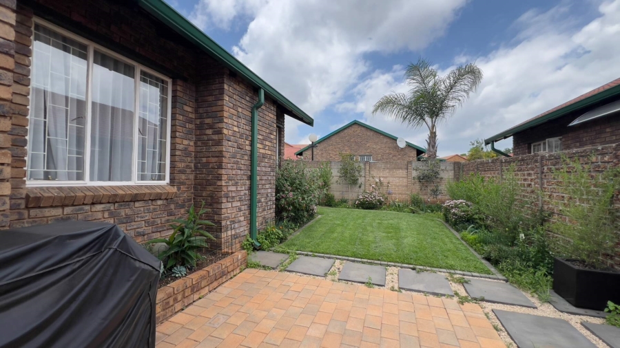 3 Bedroom Property for Sale in Highveld Gauteng