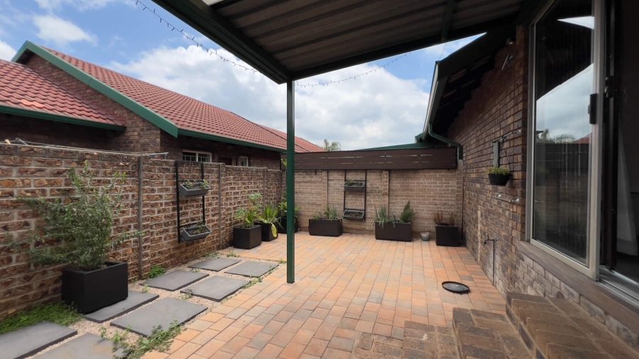 3 Bedroom Property for Sale in Highveld Gauteng