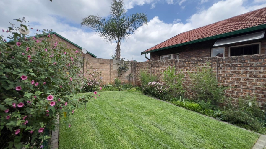 3 Bedroom Property for Sale in Highveld Gauteng