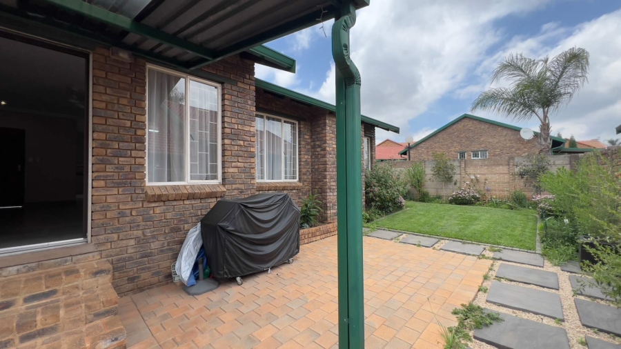 3 Bedroom Property for Sale in Highveld Gauteng