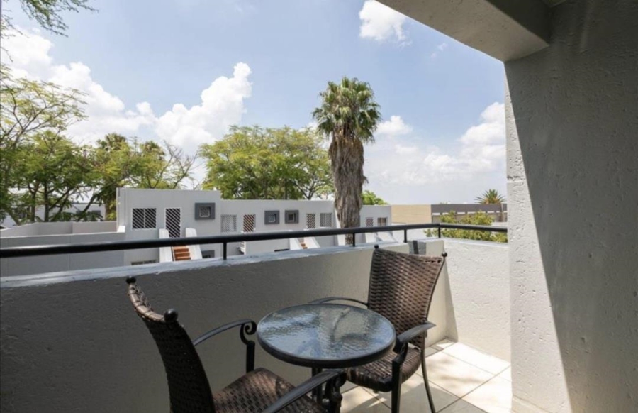 To Let 2 Bedroom Property for Rent in Sandown Gauteng