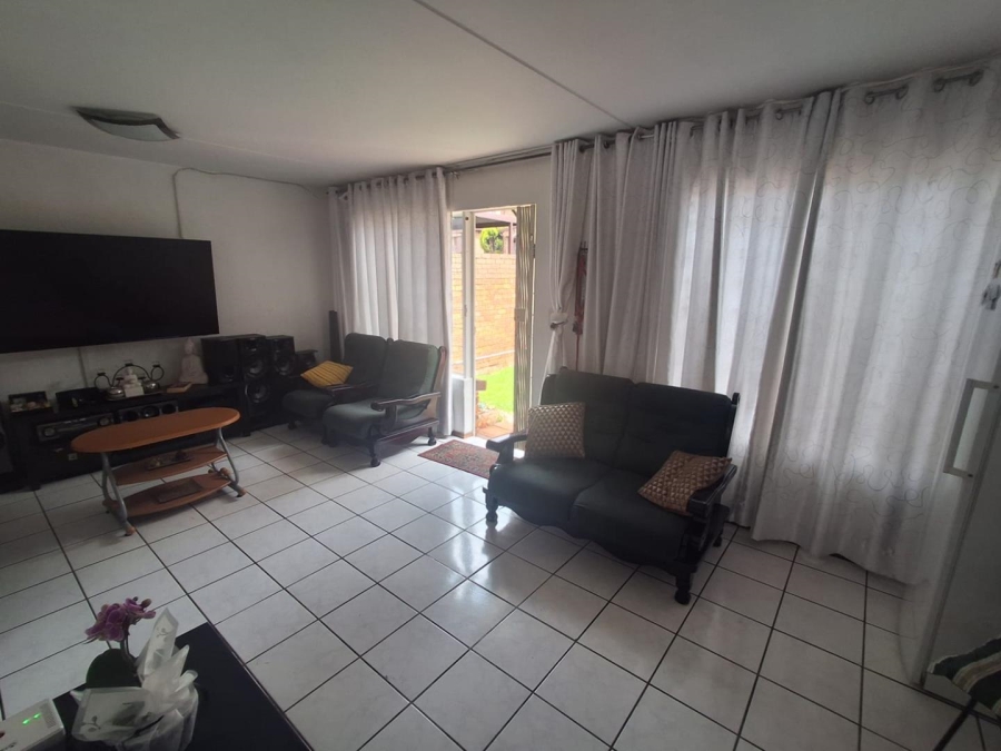 2 Bedroom Property for Sale in Glenvista Gauteng