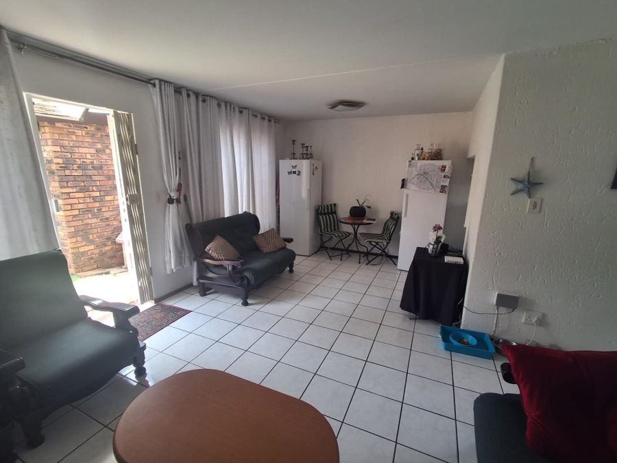 2 Bedroom Property for Sale in Glenvista Gauteng