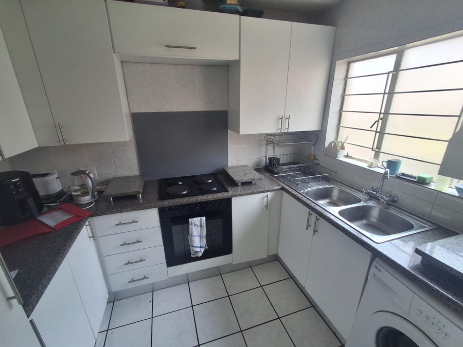 2 Bedroom Property for Sale in Glenvista Gauteng