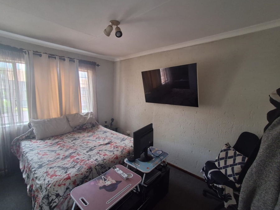 2 Bedroom Property for Sale in Glenvista Gauteng