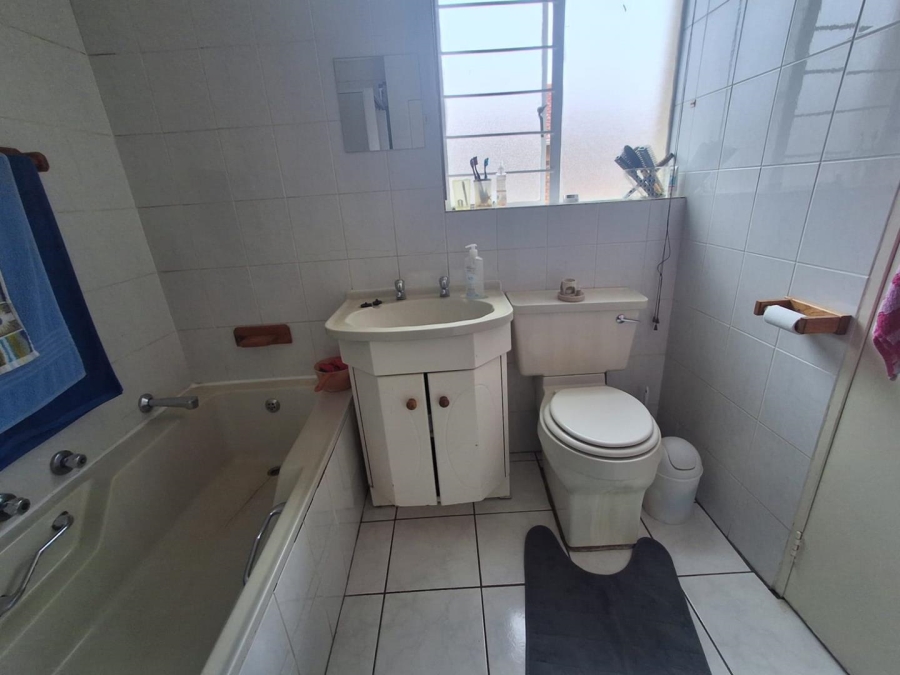 2 Bedroom Property for Sale in Glenvista Gauteng