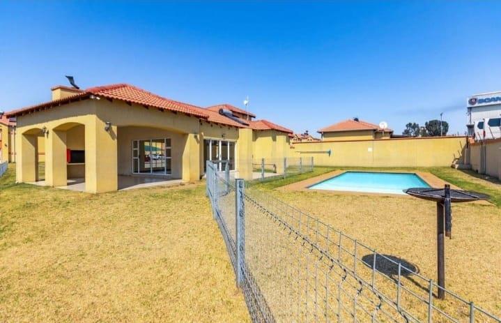 2 Bedroom Property for Sale in Ormonde Gauteng