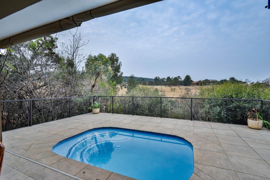 2 Bedroom Property for Sale in Zwavelpoort Gauteng