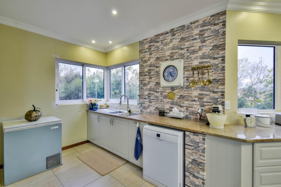 2 Bedroom Property for Sale in Zwavelpoort Gauteng