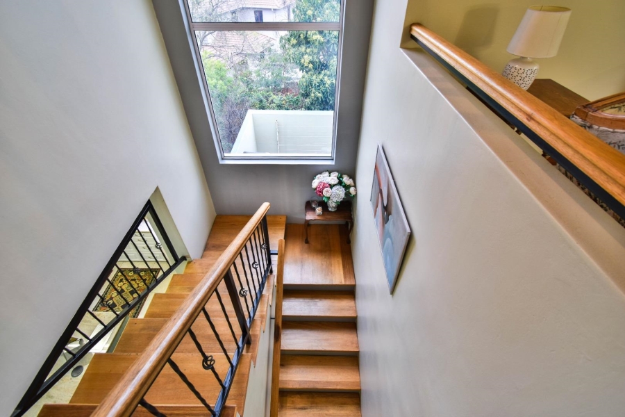 2 Bedroom Property for Sale in Zwavelpoort Gauteng