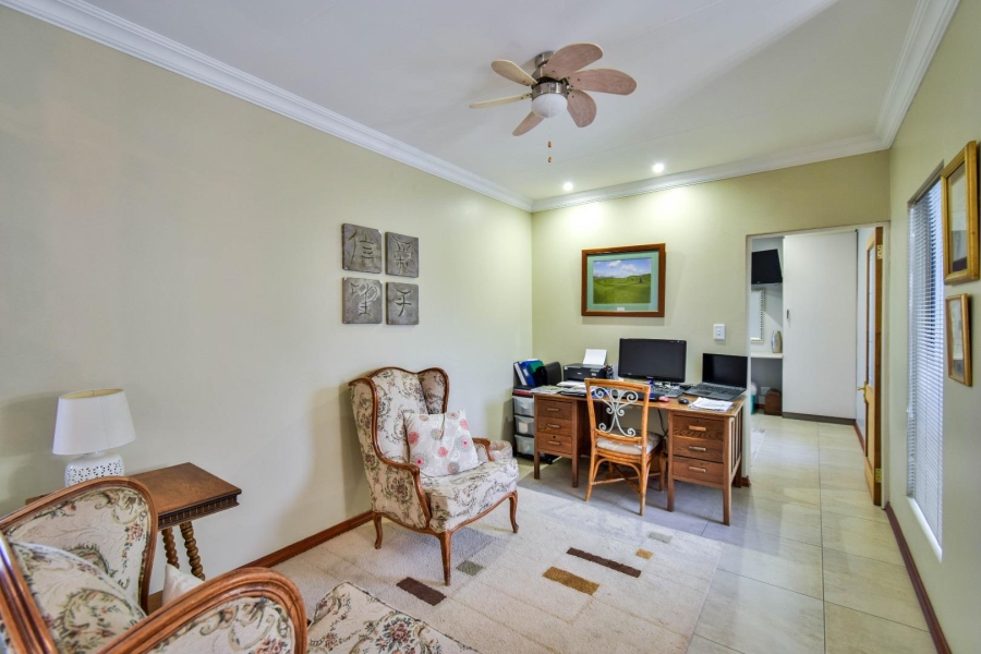 2 Bedroom Property for Sale in Zwavelpoort Gauteng