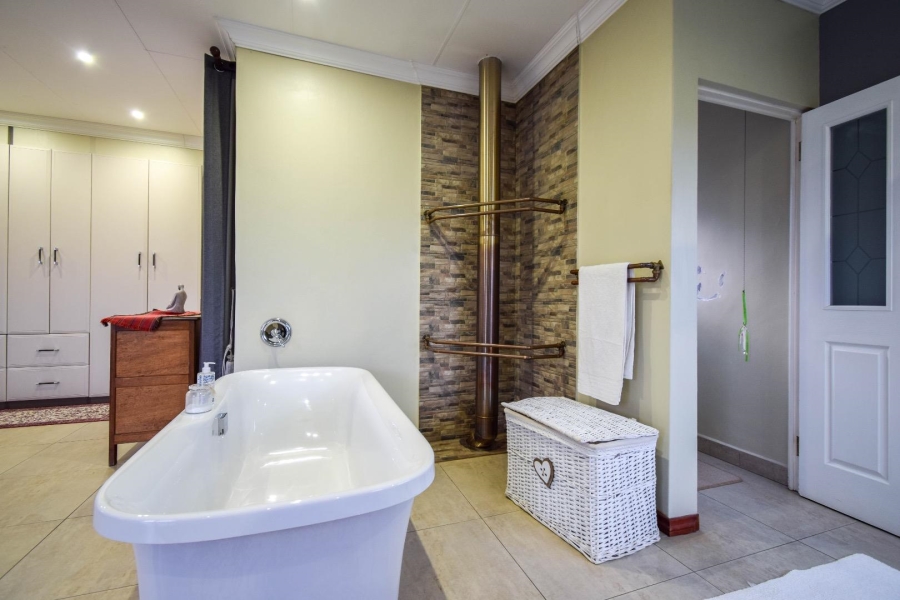 2 Bedroom Property for Sale in Zwavelpoort Gauteng