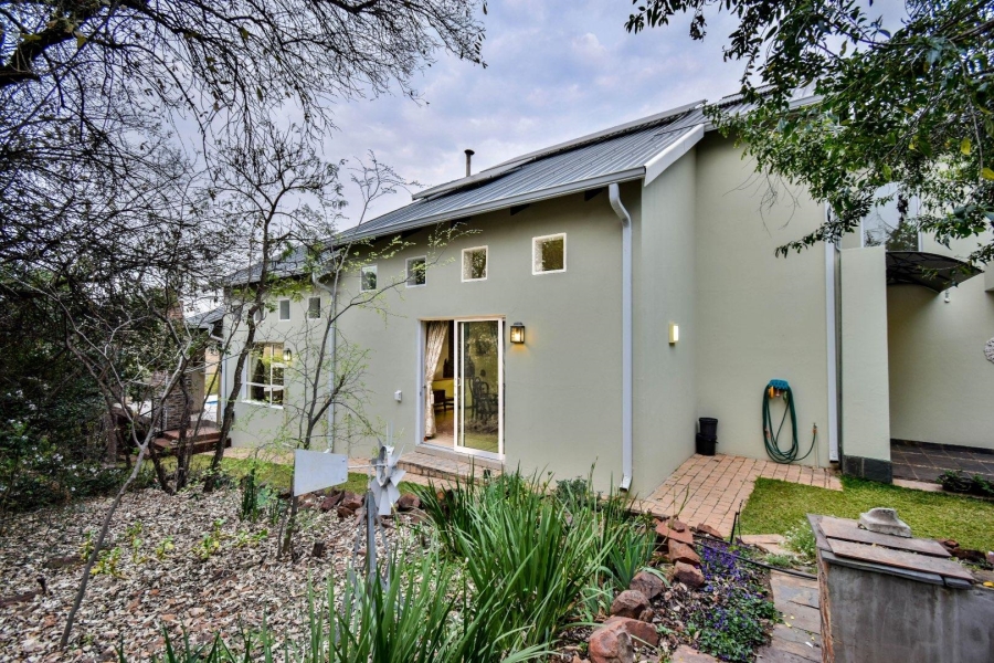 2 Bedroom Property for Sale in Zwavelpoort Gauteng