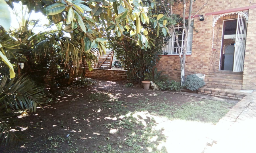 4 Bedroom Property for Sale in Radiokop Gauteng