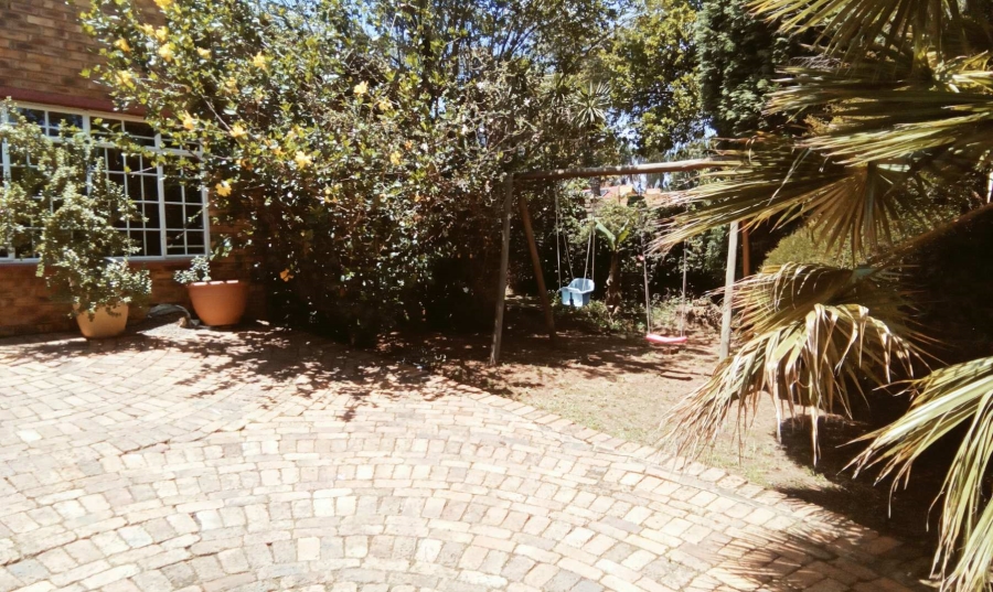 4 Bedroom Property for Sale in Radiokop Gauteng